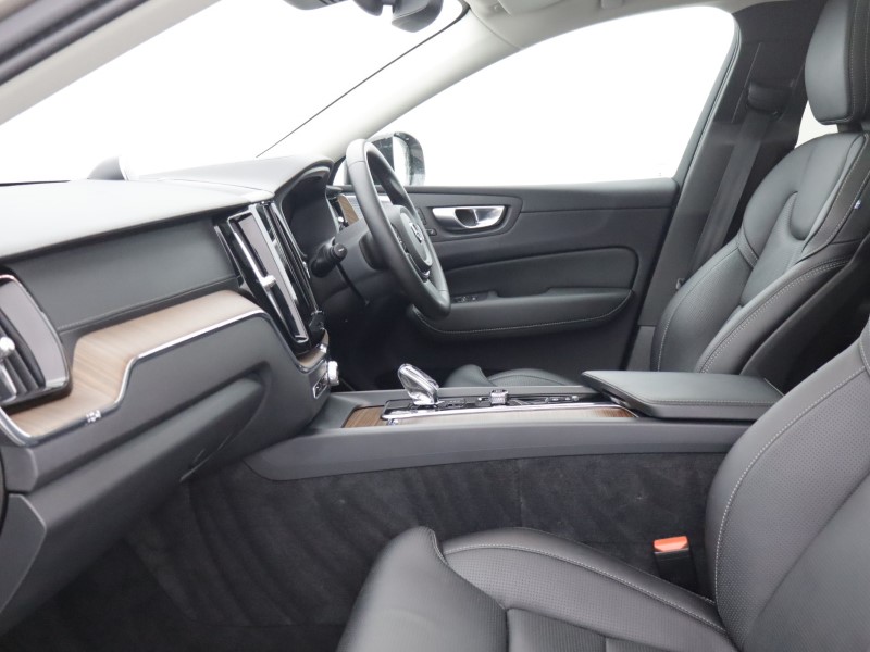 2024 (24) VOLVO XC60 2.0 T8 [455] RC PHEV Ultimate Dark 5dr AWD Gtron 5472020