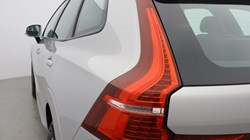 2022 (22) VOLVO XC60 2.0 B4D Momentum 5dr AWD Geartronic 5517131