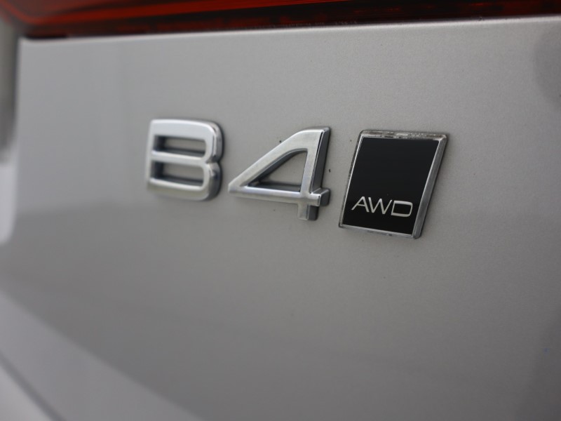 2022 (22) VOLVO XC60 2.0 B4D Momentum 5dr AWD Geartronic 5517133