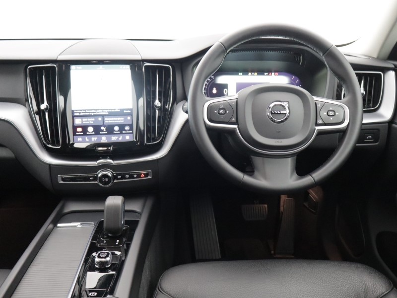 2022 (22) VOLVO XC60 2.0 B4D Momentum 5dr AWD Geartronic 5517158