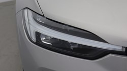 2022 (22) VOLVO XC60 2.0 B4D Momentum 5dr AWD Geartronic 5517125