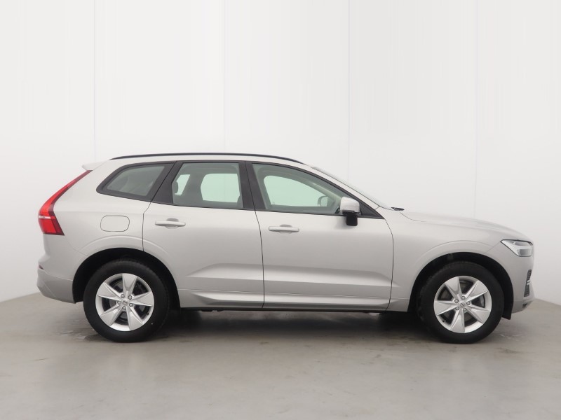 2022 (22) VOLVO XC60 2.0 B4D Momentum 5dr AWD Geartronic 5517122