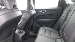 2022 (22) VOLVO XC60 2.0 B4D Momentum 5dr AWD Geartronic 5517141