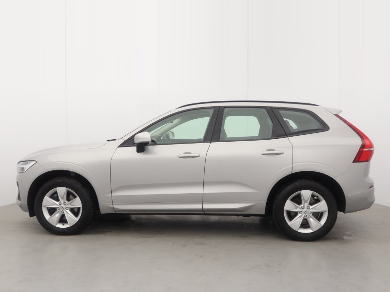 2022 (22) VOLVO XC60 2.0 B4D Momentum 5dr AWD Geartronic 5517121