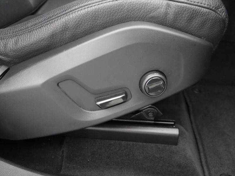 2022 (22) VOLVO XC60 2.0 B4D Momentum 5dr AWD Geartronic 5517147