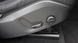 2022 (22) VOLVO XC60 2.0 B4D Momentum 5dr AWD Geartronic 5517147