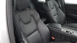2022 (22) VOLVO XC60 2.0 B4D Momentum 5dr AWD Geartronic 5517149