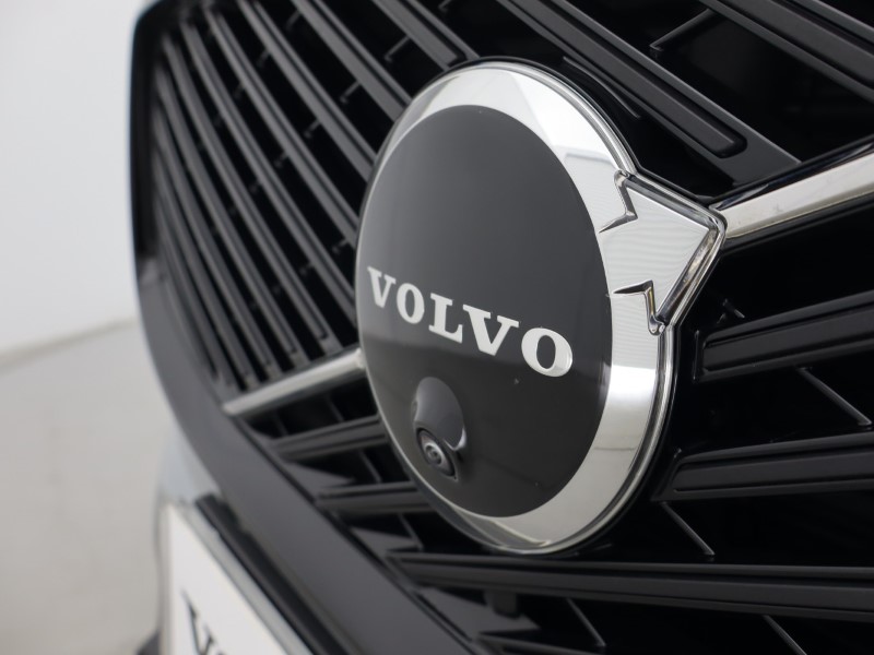 2025 (75) VOLVO XC60 2.0 T6 [350] PHEV Plus Dark 5dr AWD Geartronic 5564375