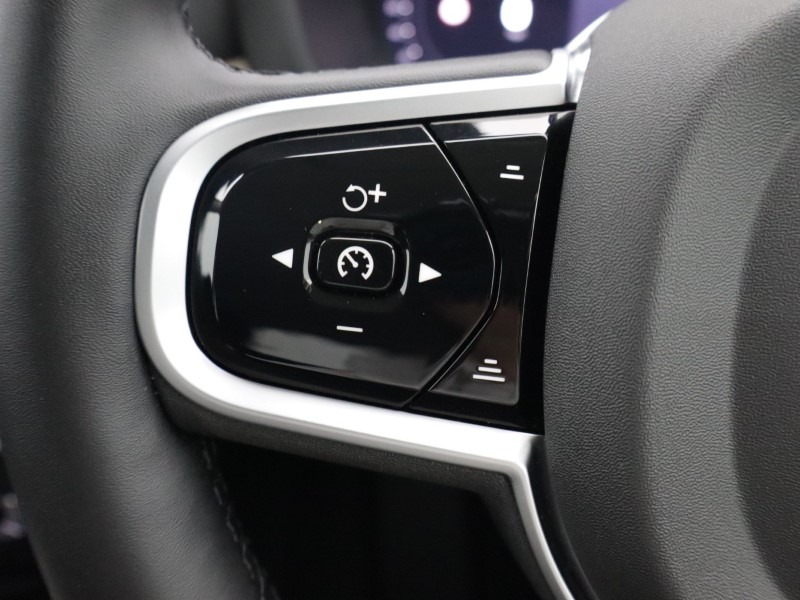 2025 (75) VOLVO XC60 2.0 T6 [350] PHEV Plus Dark 5dr AWD Geartronic 5564413