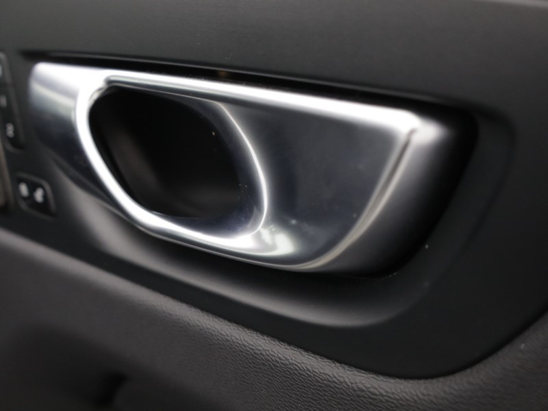 2025 (75) VOLVO XC60 2.0 T6 [350] PHEV Plus Dark 5dr AWD Geartronic 5564393