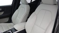 2025 (75) VOLVO XC40 2.0 B3P Ultra Dark 5dr Auto 5509487
