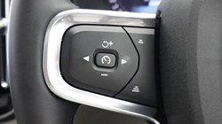 2025 (75) VOLVO XC40 2.0 B3P Ultra Dark 5dr Auto 5509497