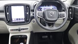 2025 (75) VOLVO XC40 2.0 B3P Ultra Dark 5dr Auto 5509495