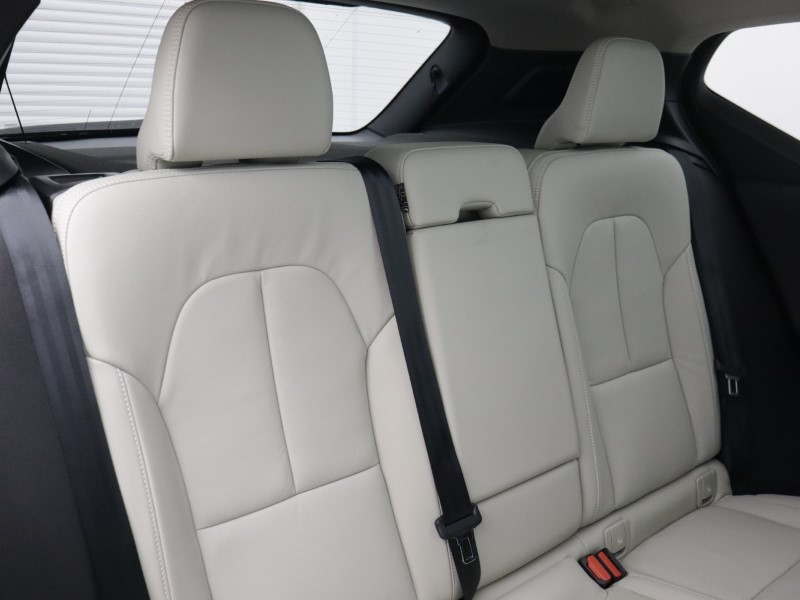 2025 (75) VOLVO XC40 2.0 B3P Ultra Dark 5dr Auto 5509493