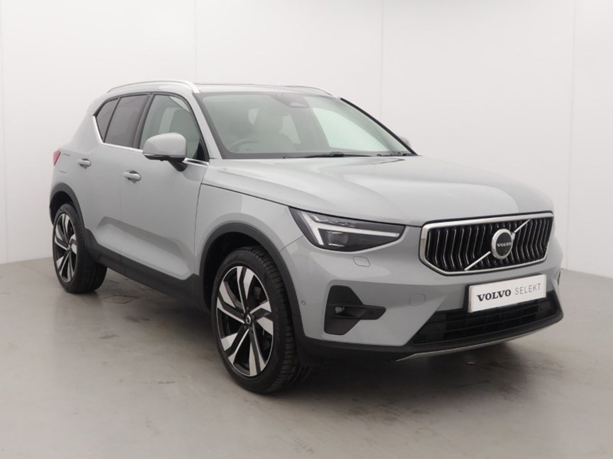 2025 (75) VOLVO XC40 2.0 B3P Ultra Dark 5dr Auto