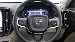 2025 (75) VOLVO XC40 2.0 B3P Ultra Dark 5dr Auto 5509496