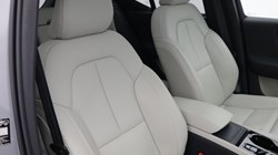 2025 (75) VOLVO XC40 2.0 B3P Ultra Dark 5dr Auto 5509486