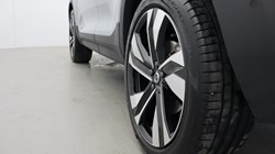 2025 (75) VOLVO XC40 2.0 B3P Ultra Dark 5dr Auto 5509470