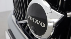 2025 (75) VOLVO XC40 2.0 B3P Ultra Dark 5dr Auto 5509457