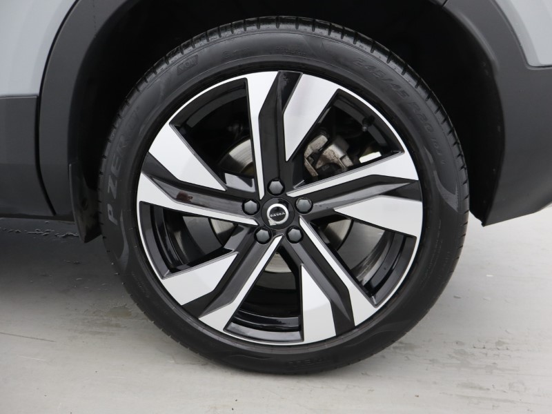 2025 (75) VOLVO XC40 2.0 B3P Ultra Dark 5dr Auto 5509469
