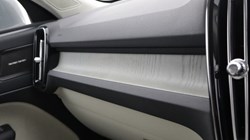 2025 (75) VOLVO XC40 2.0 B3P Ultra Dark 5dr Auto 5509511