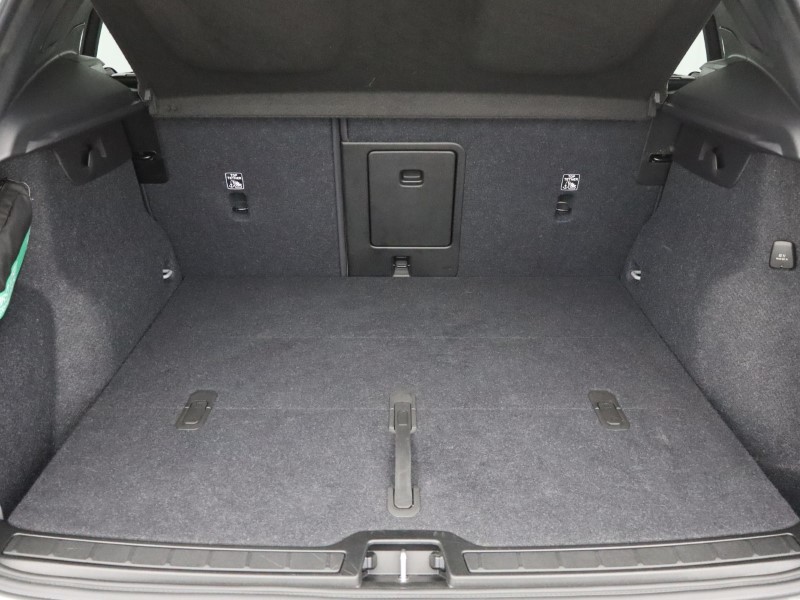 2025 (75) VOLVO XC40 2.0 B3P Ultra Dark 5dr Auto 5509464