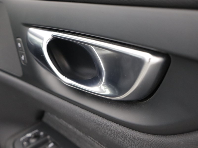 2023 (23) VOLVO V60 2.0 B3P Core 5dr Auto [7 speed] 5578638