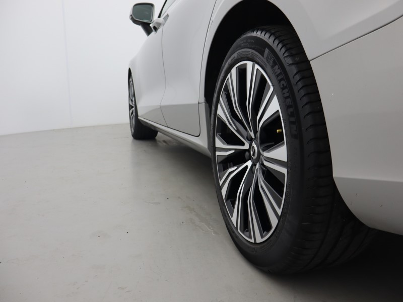 2023 (23) VOLVO V60 2.0 B3P Core 5dr Auto [7 speed] 5578632