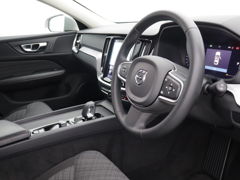 2023 (23) VOLVO V60 2.0 B3P Core 5dr Auto [7 speed] 5578644
