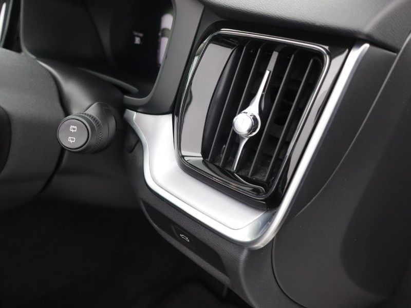 2023 (23) VOLVO V60 2.0 B3P Core 5dr Auto [7 speed] 5578639