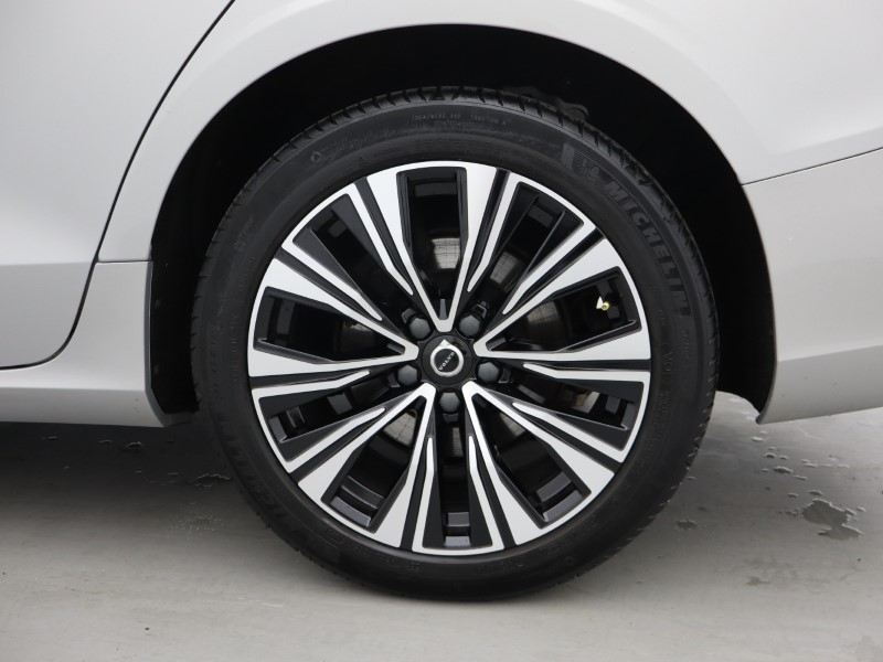 2023 (23) VOLVO V60 2.0 B3P Core 5dr Auto [7 speed] 5578631