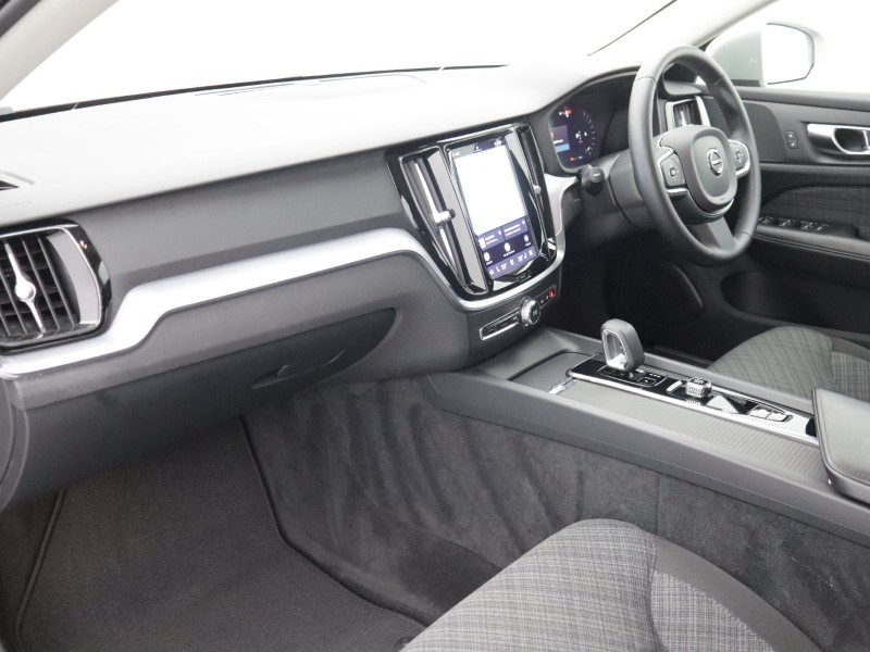 2023 (23) VOLVO V60 2.0 B3P Core 5dr Auto [7 speed] 5578646