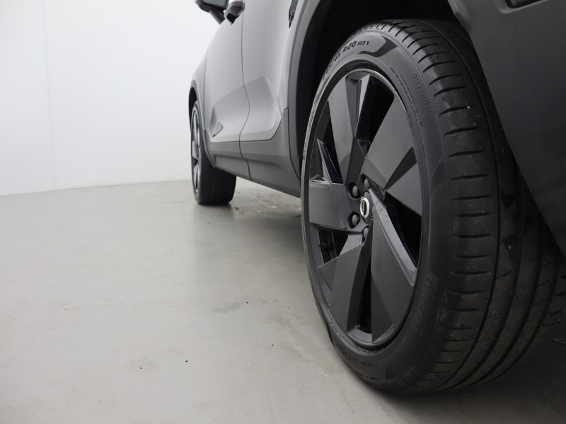2025 (75) VOLVO XC40 2.0 B4P Plus Black Edition 5dr Auto 5579550
