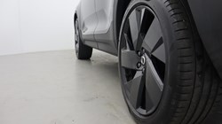 2025 (75) VOLVO XC40 2.0 B4P Plus Black Edition 5dr Auto 5579550