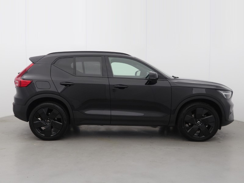 2025 (75) VOLVO XC40 2.0 B4P Plus Black Edition 5dr Auto 5579533