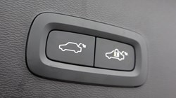2025 (75) VOLVO XC40 2.0 B4P Plus Black Edition 5dr Auto 5579546