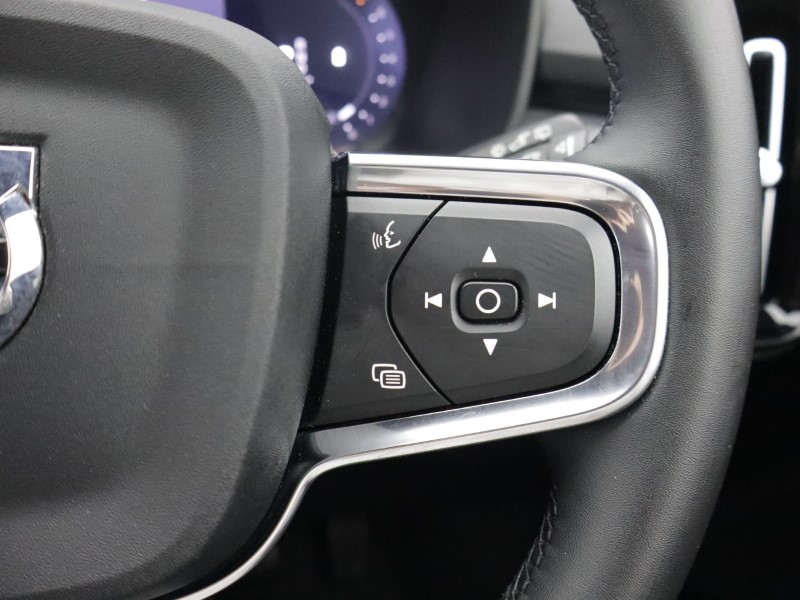 2025 (75) VOLVO XC40 2.0 B4P Plus Black Edition 5dr Auto 5579573