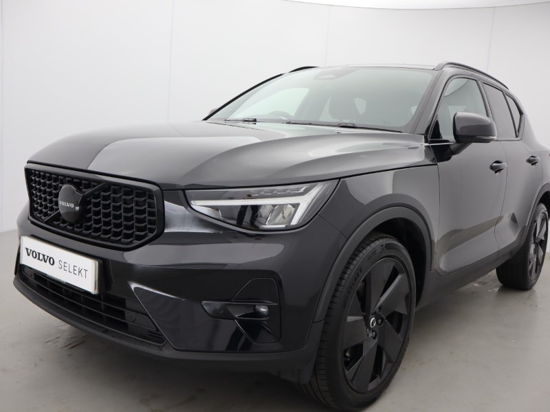 2025 (75) VOLVO XC40 2.0 B4P Plus Black Edition 5dr Auto 5579538