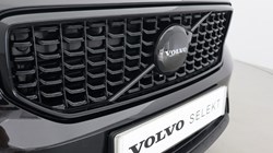 2025 (75) VOLVO XC40 2.0 B4P Plus Black Edition 5dr Auto 5579537