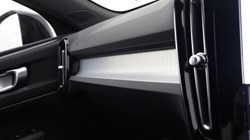 2025 (75) VOLVO XC40 2.0 B4P Plus Black Edition 5dr Auto 5579584
