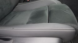 2025 (75) VOLVO XC40 2.0 B4P Plus Black Edition 5dr Auto 5579560