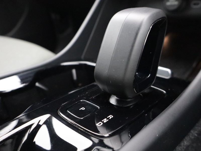2023 (23) VOLVO XC40 2.0 B3P Plus Dark 5dr Auto 5533638