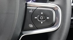 2023 (23) VOLVO XC40 2.0 B3P Plus Dark 5dr Auto 5533628