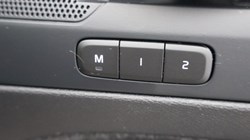 2023 (23) VOLVO XC40 2.0 B3P Plus Dark 5dr Auto 5533612