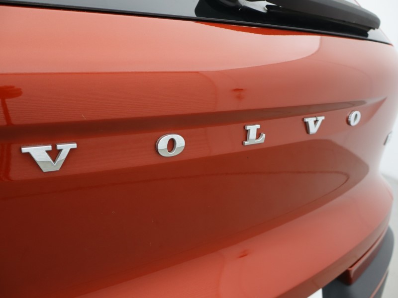 2023 (23) VOLVO XC40 2.0 B3P Plus Dark 5dr Auto 5533598