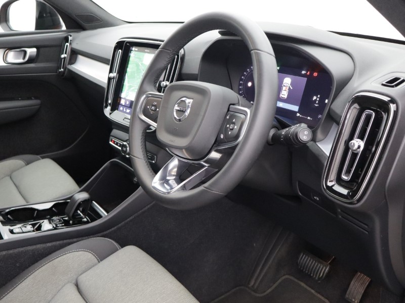 2023 (23) VOLVO XC40 2.0 B3P Plus Dark 5dr Auto 5533614