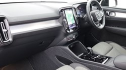 2023 (23) VOLVO XC40 2.0 B3P Plus Dark 5dr Auto 5533619