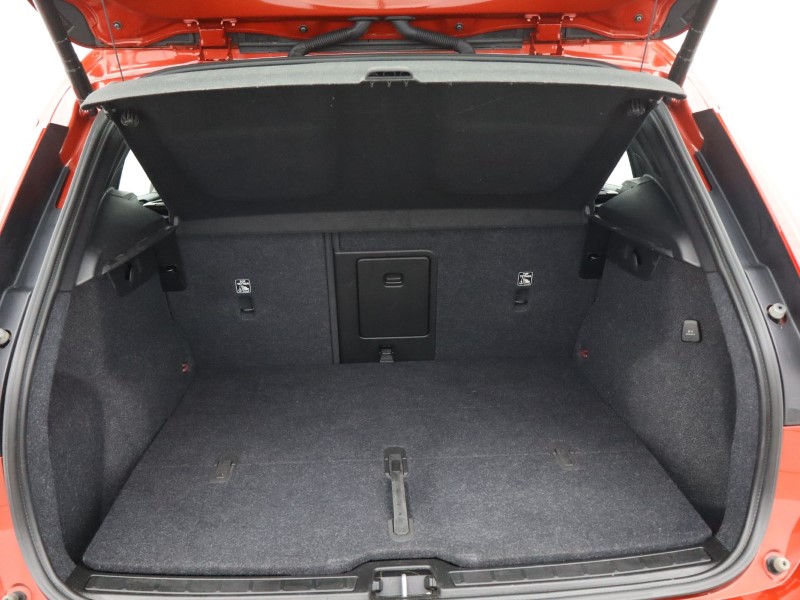 2023 (23) VOLVO XC40 2.0 B3P Plus Dark 5dr Auto 5533600