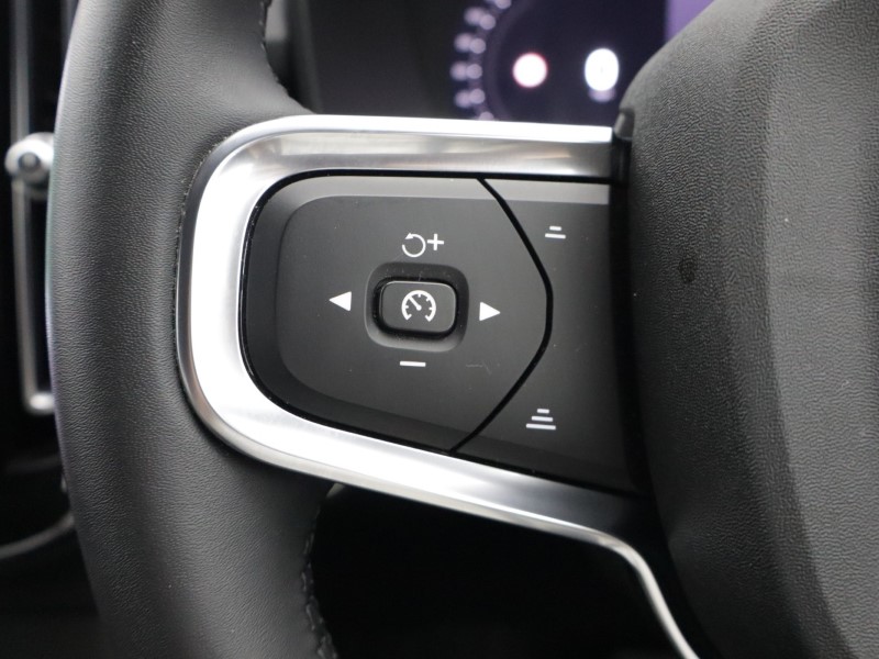 2023 (23) VOLVO XC40 2.0 B3P Plus Dark 5dr Auto 5533627