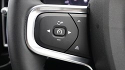 2023 (23) VOLVO XC40 2.0 B3P Plus Dark 5dr Auto 5533627